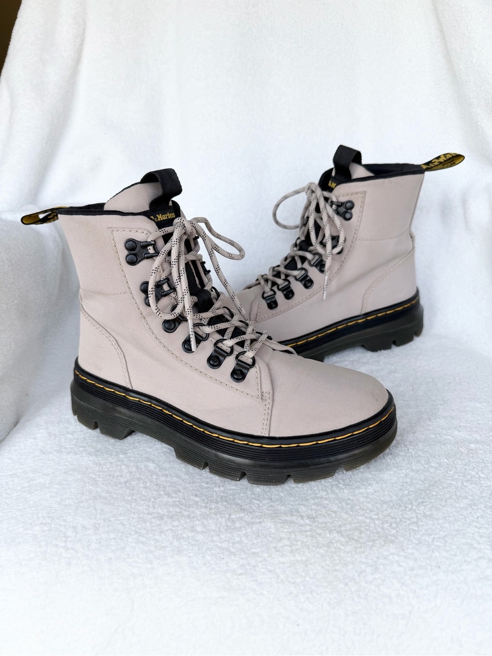 Dr Martens Women’s Size 6 Combs W Fashion Boot Vintage Taupe Poly Twill